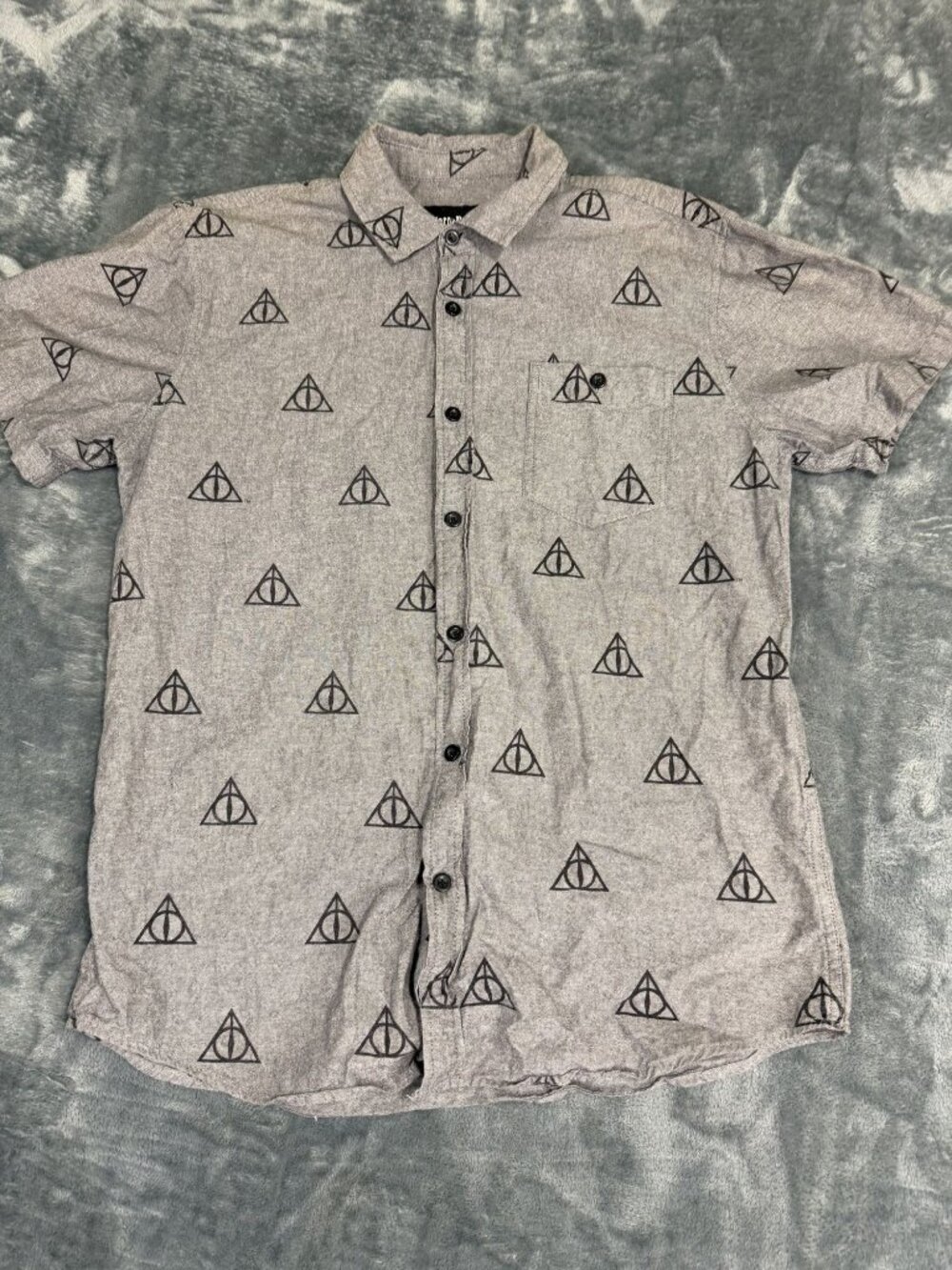 Harry Potter Mens Gray Deathly Hallows Print Short Sleeve Button-Up Shirt L